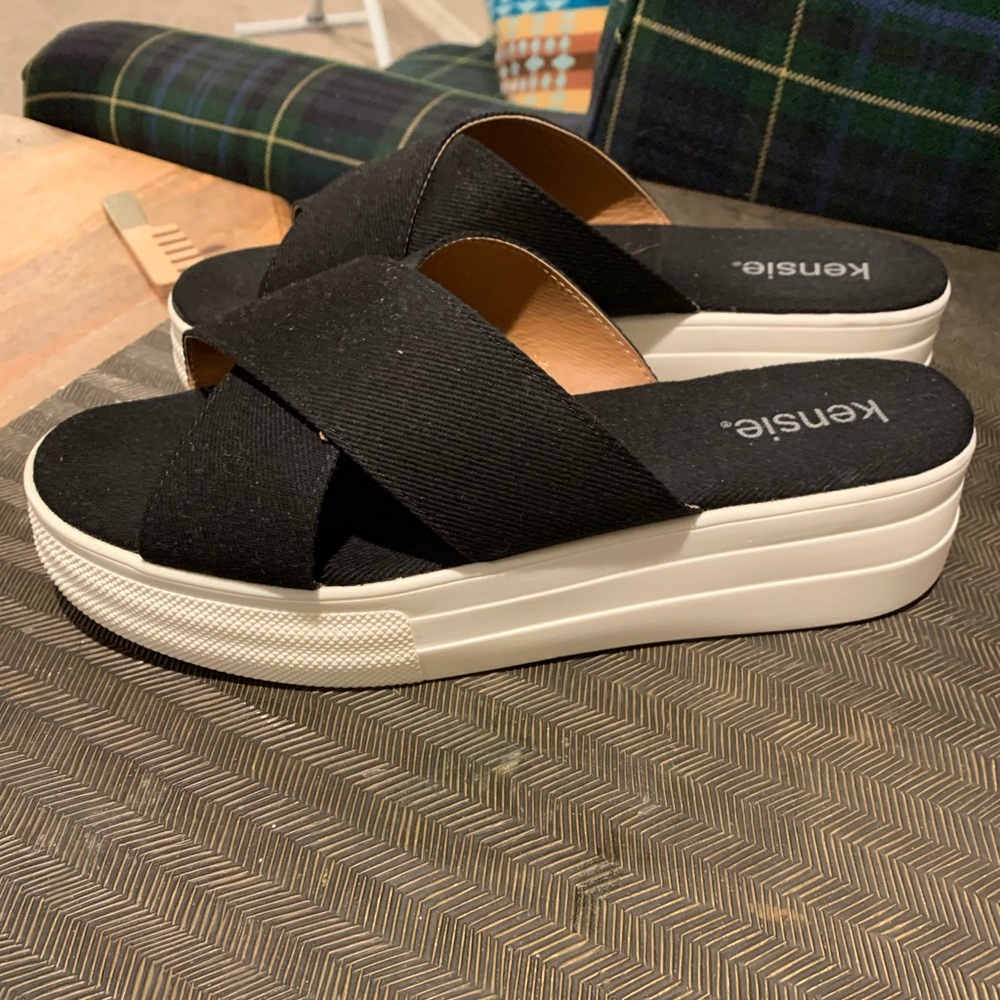 Kensie platform sandal